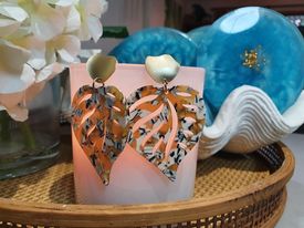 Mustard white gold and black heart shaped earring